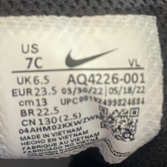 Nike Toddler Team Hustle Sneakers - Picture 7 of 7